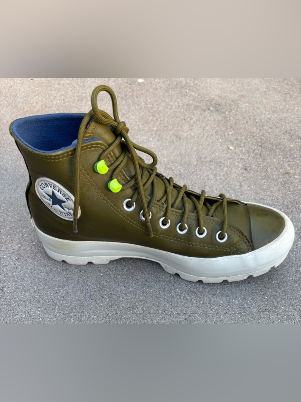 Converse Women 9 Chuck Taylor All Star Hi Top Lugged GoreTex Leather Army Green